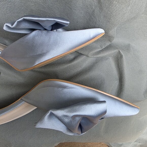 DB Studio David's Bridal Size 8.5 Something Blue Satin Heels Shoes Slip On - Picture 9 of 13